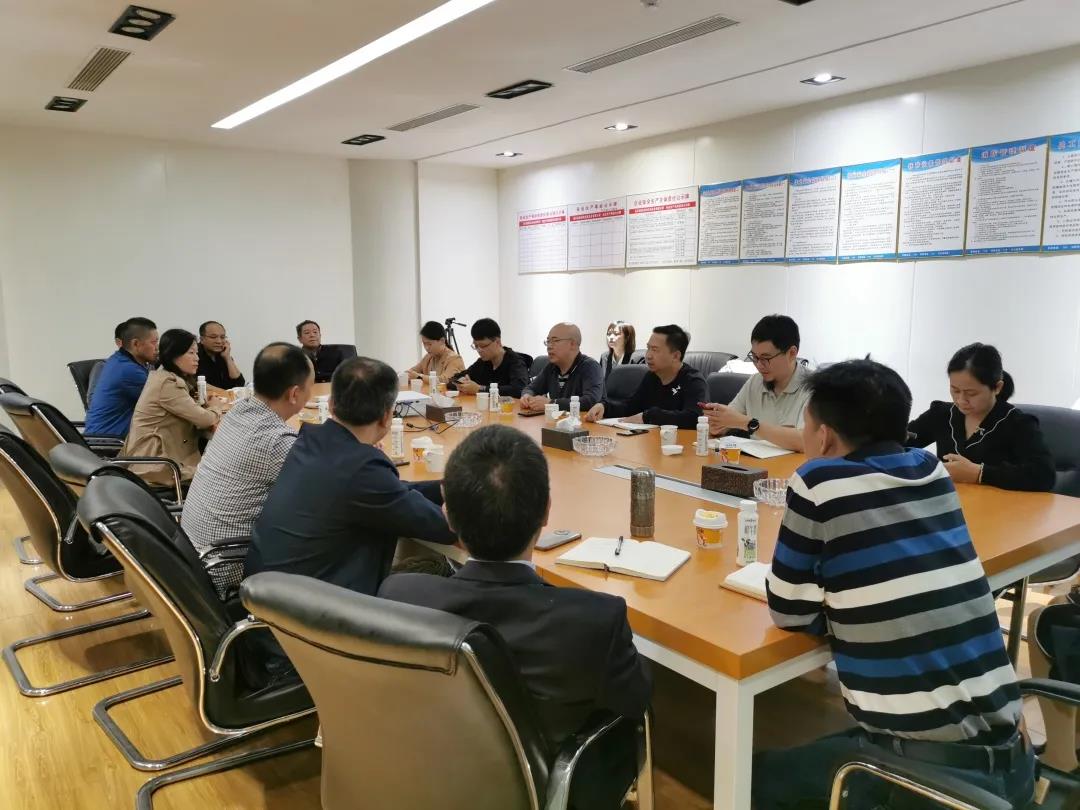 強化集團(tuán)化管理 打造百億級皇氏——皇氏乳業(yè)集團(tuán)高管團(tuán)隊赴皇氏優(yōu)氏公司調(diào)研、交流、指導(dǎo)