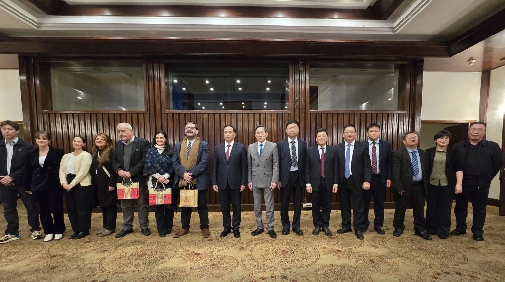 黃嘉棣董事長(zhǎng)隨廣西壯族自治區(qū)政府代表團(tuán)訪問(wèn)烏拉圭，并應(yīng)邀參加相關(guān)活動(dòng)